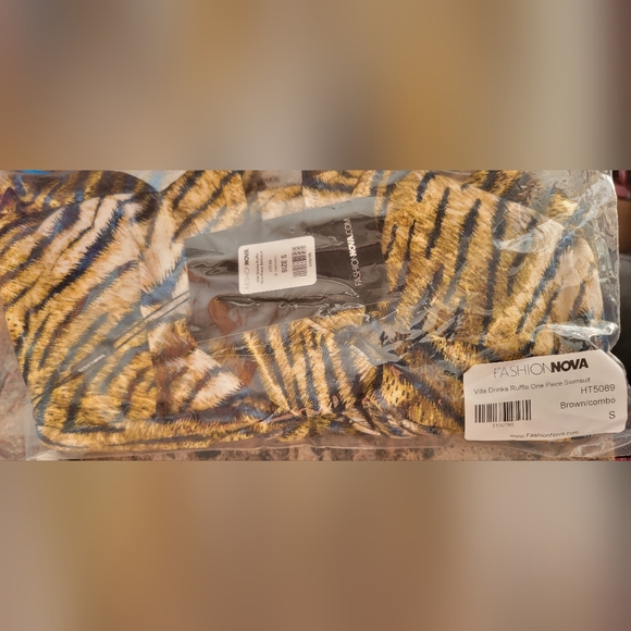 Fashion Nova Animal Print 🐯One Piece Swimsuit *new* - Picture 6 of 6